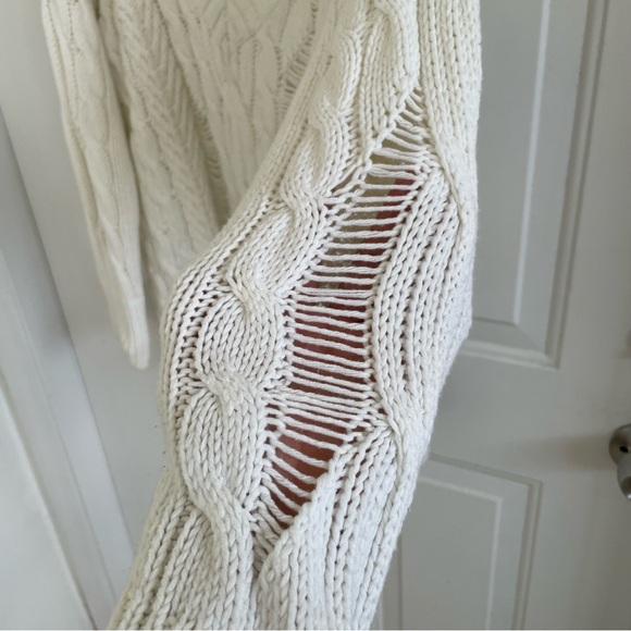 Express Distressed V-neck Asymmetrical high-low Sweater Size M - Picture 4 of 11